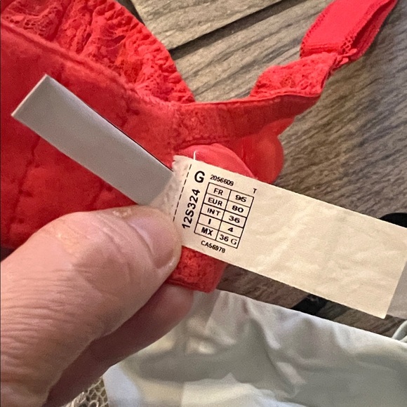 Bra Bundle 36G Red, White, and Black Lace Bras - Picture 6 of 14